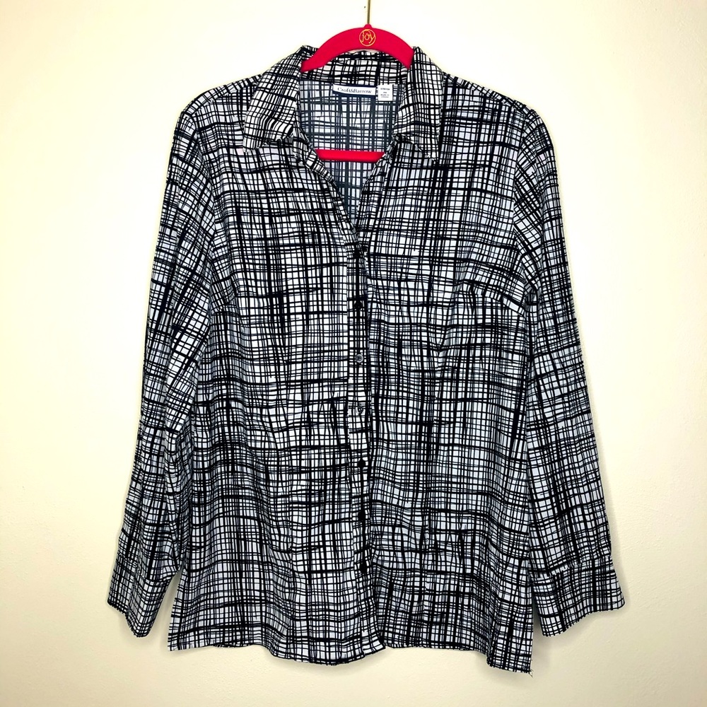 Croft & Barrow Black And White Artistic Striped Button Down Womens Blouse Sz M